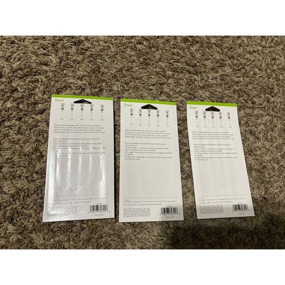 New in Box Cricut Markers Set Bundle - Picture 2 of 2